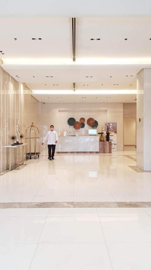101 Newport Blvd C2 4F By Rechelle Nunag Pasay Exteriör bild