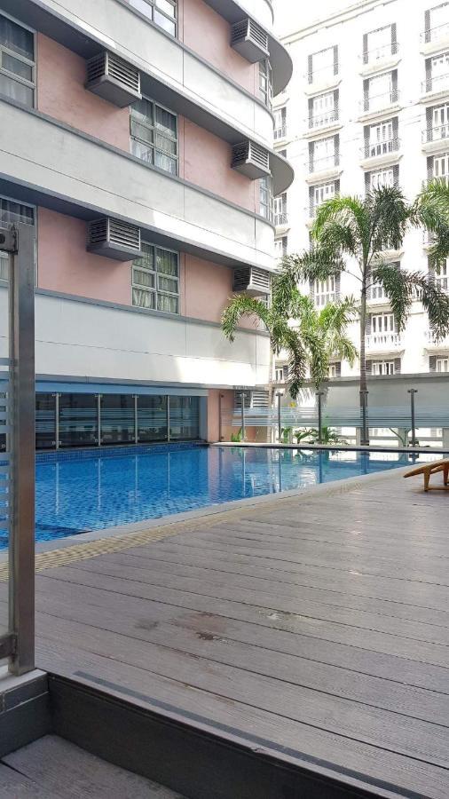 101 Newport Blvd C2 4F By Rechelle Nunag Pasay Exteriör bild