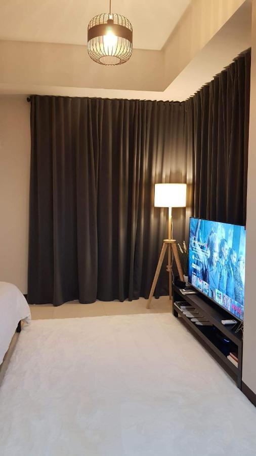 101 Newport Blvd C2 4F By Rechelle Nunag Pasay Exteriör bild